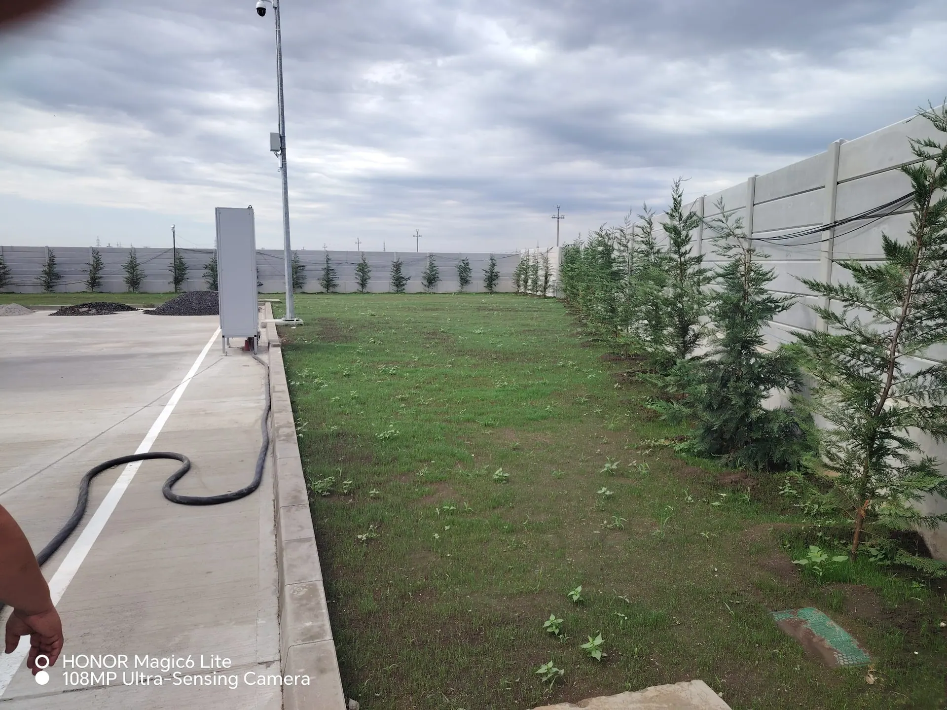 Arta și Știința Amenajării Spațiului Verde: De la Nivelarea Preciziei la Automatizarea Inteligentă